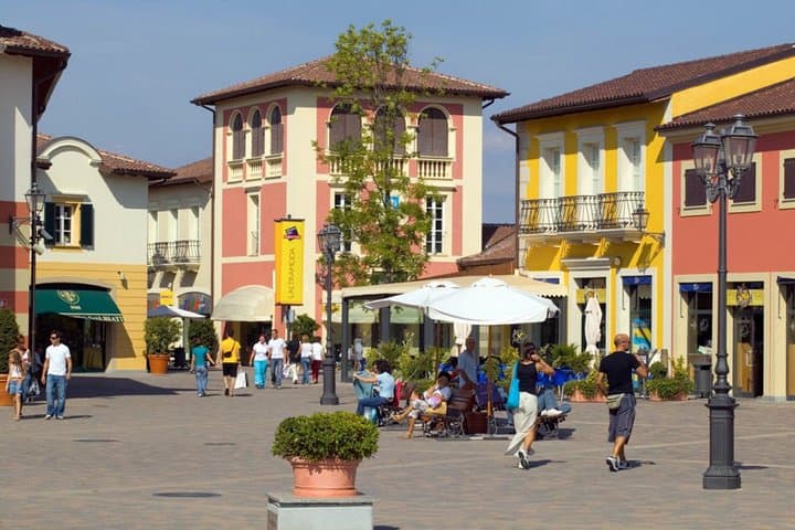 Serravalle Outlet shopping, private tour from Milan.