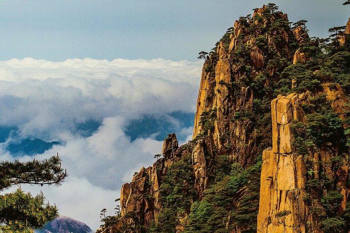Viaje privado de 2 días a la montaña Huangshan y al pueblo antiguo de Tangmo desde Guangzhou