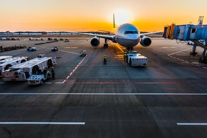 BERGAMO ORIO AL SERIO - Milano airport transfer with private Luxury Van