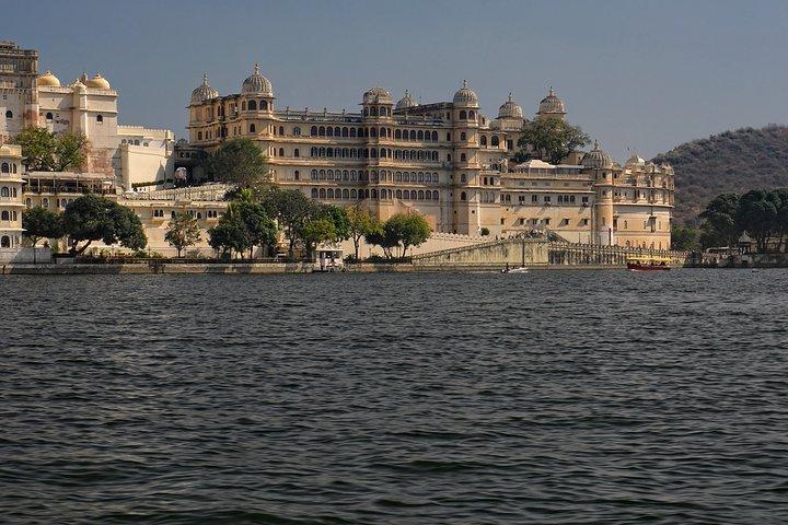 Udaipur en une journée - Excursion privée d'une journée avec guide local et voiture AC