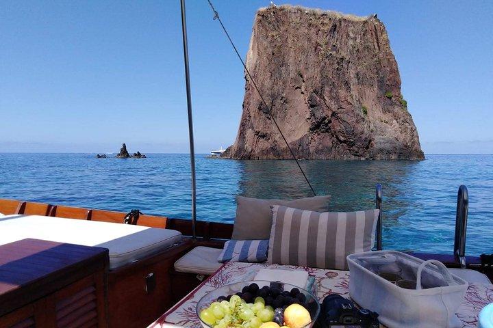 Tour Privato in barca di Lipari e Vulcano (7 ore)