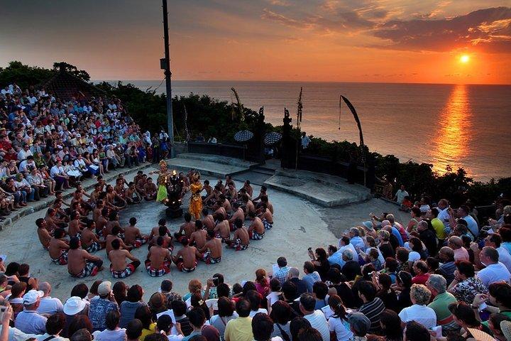 Private Tour: Highlights Uluwatu Temple & Southern Beaches Bali