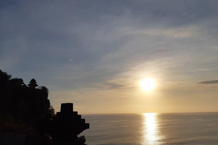 Sport acquatici e tramonto a Uluwatu