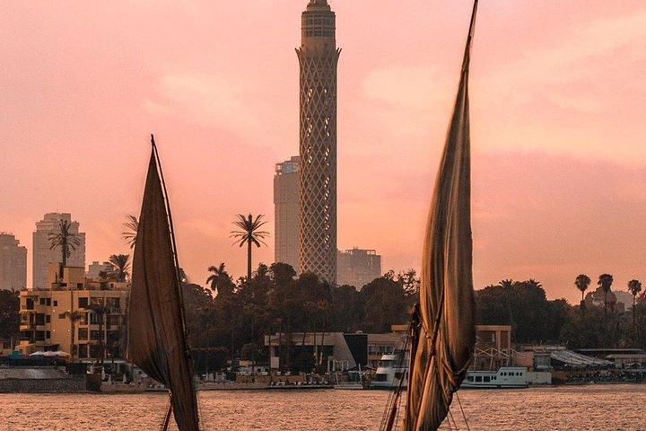 Fra Hurghada: Pyramider og museum Små gruppe tur med van & frokost