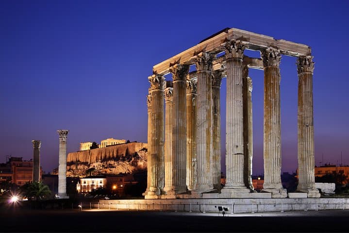 Enjoy Athens highlights in a Night Tour