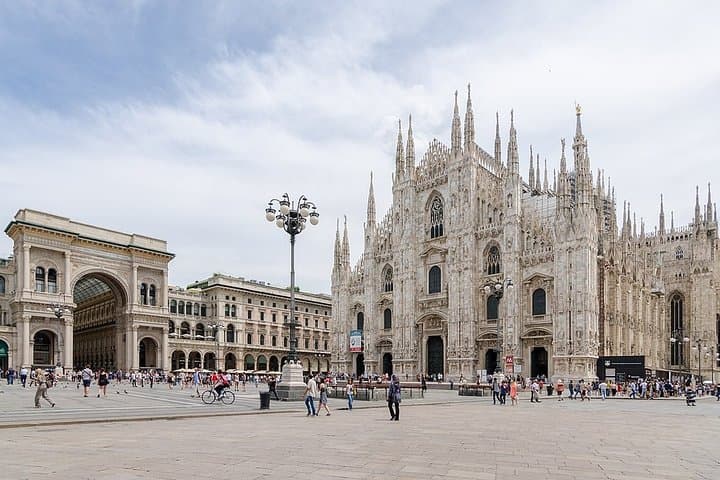 Airport Transfer: Malpensa Airport MXP to Milan by Luxury Van