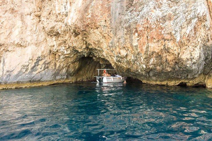 Excursão privada à praia de Palaiokastritsa e à vila de Lakwnes