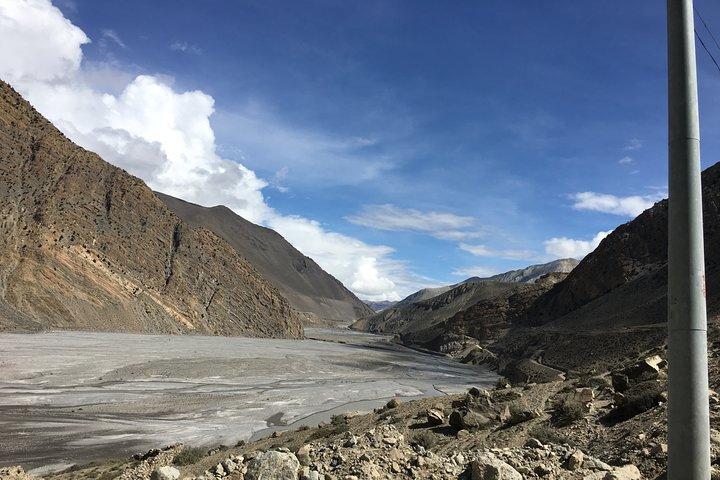Tour della primavera calda di Mustang Jomsom Muktinath nella Jeep 4 WD