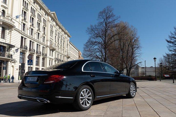 Mercedes a su disposición en Varsovia (4 - 12 horas) / tour de compras