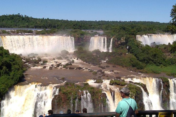 ブラジルのイグアスの滝への半日プライベートツアー