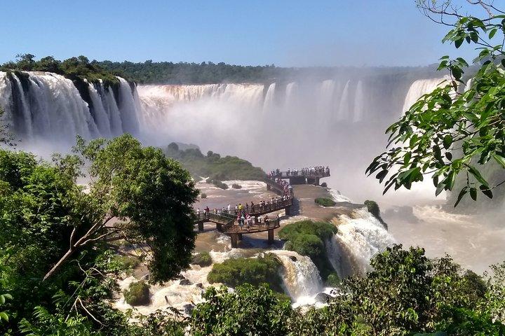 ブラジルのイグアスの滝への半日プライベートツアー
