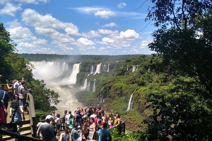 ブラジルのイグアスの滝への半日プライベートツアー