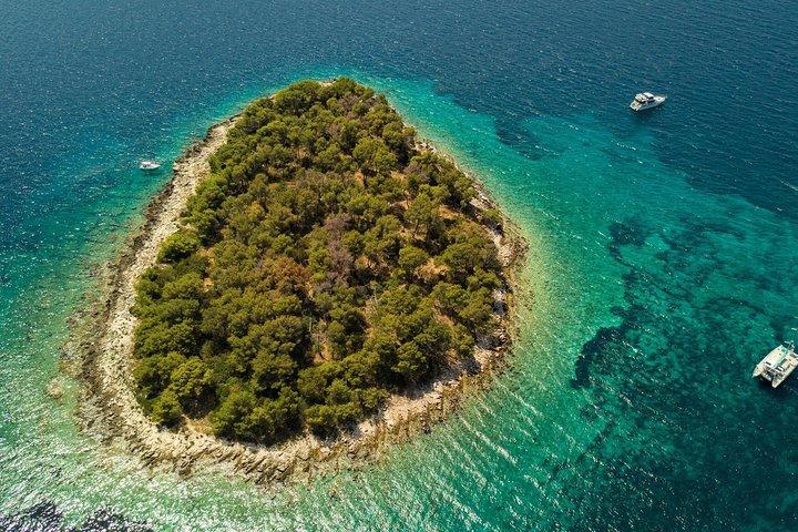 Halbtägige Blaue Lagune & Maslinica Kleingruppentour ab Trogir