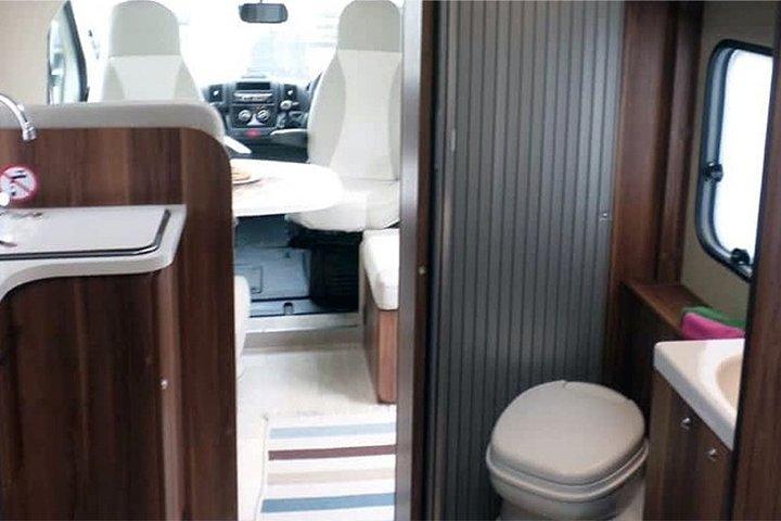 Wohnmobilverleih mit Chauffeur (Roller Team Zefiro 269P)