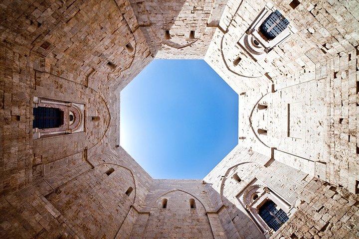 Trani, Weinprobe und Castel Del Monte Tour von Bari oder Ostuni