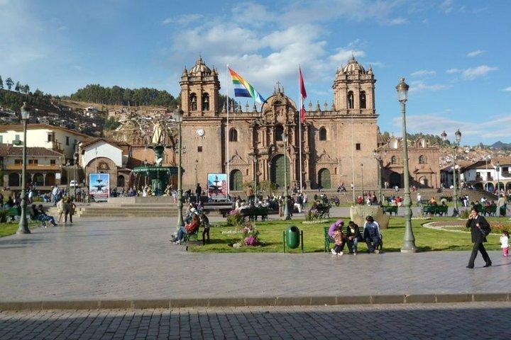 Tour no Peru em 10 dias a partir da chegada à pacata cidade de Arequipa
