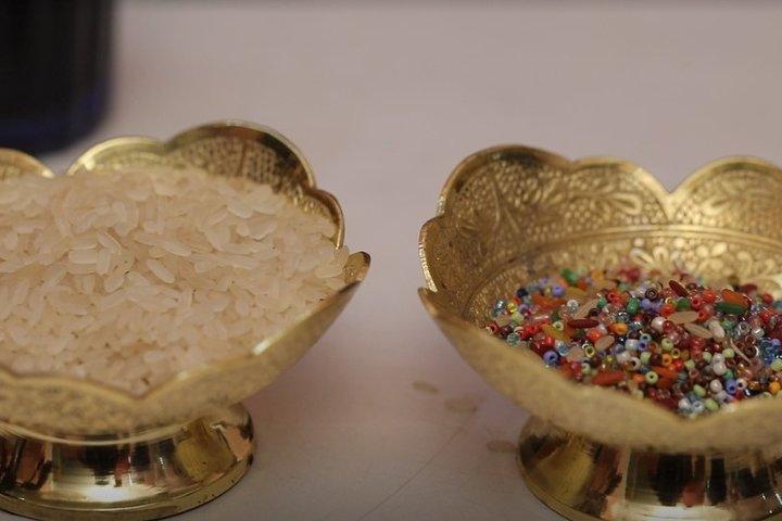 Workshop privato di scrittura del riso in miniatura a Jaipur