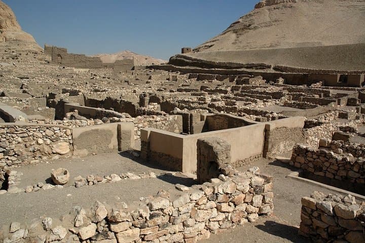 From Luxor: Habu Temple,Valley of the Artisans,Valley of the Queens-Private Tour