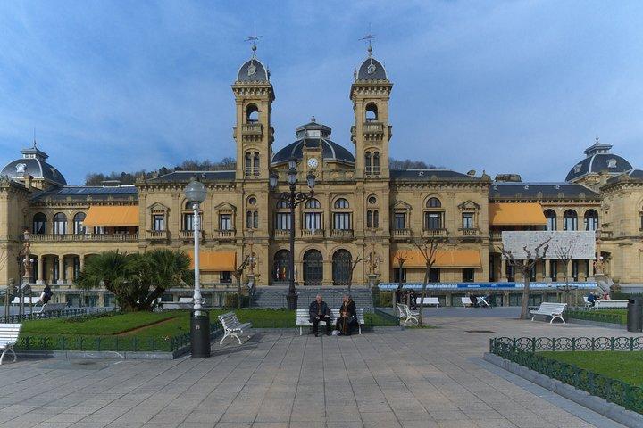 Excursão particular de dia inteiro em San Sebastian saindo de Biarritz com embarque no hotel