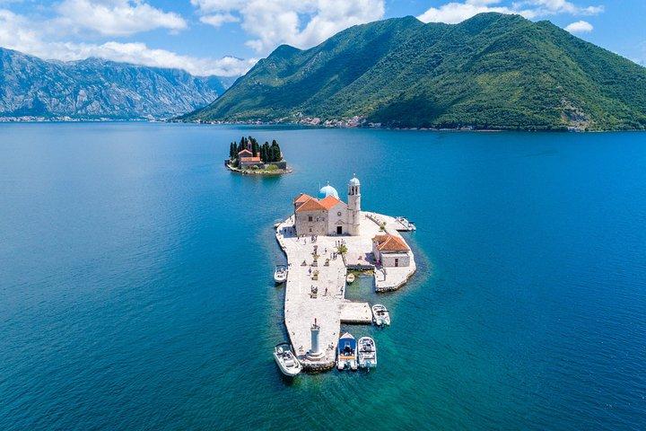Crucero Gastro Privado : Blue Cave & Organic Seaside Lunch