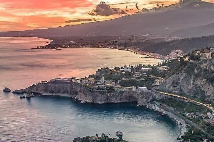 Taormina to Palermo (stop in Cefalù) with private mercedes van