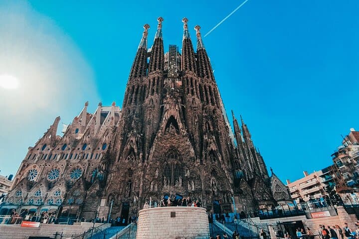 Gaudi and La Sagrada Familia Exterior Self-Guided Audio Tour