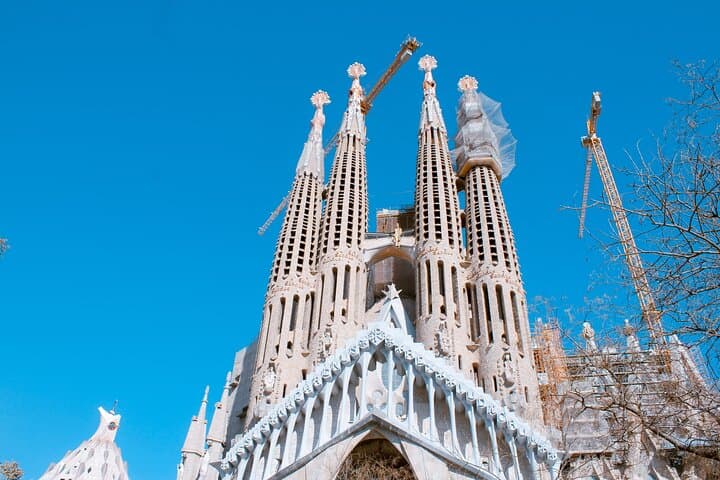 Gaudi and La Sagrada Familia Exterior Self-Guided Audio Tour