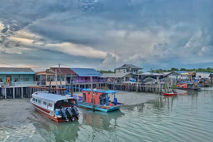 Pulau Ketam Fishing Village with Blue Mosque and Thean Hou (SIC)