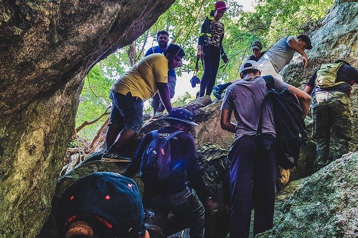 Vandretur til Danigala Circular Rock fra Mahiyanganaya