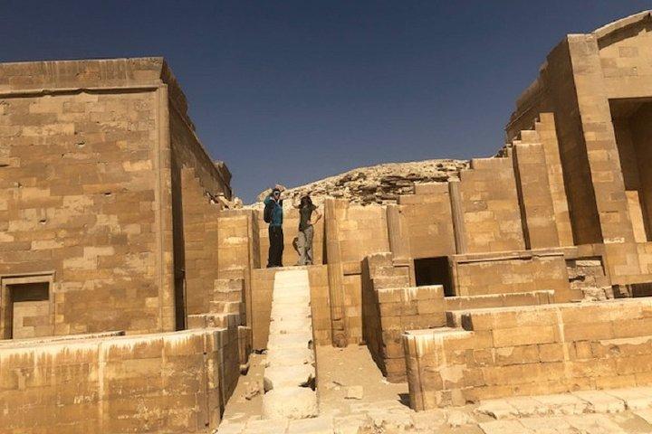 Tur till Memphis, Sakkara och Dahshour-pyramiderna med egyptisk lunch från Kairo