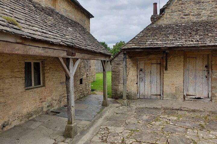 London: Black Cab Downton Abbey Day In The Cotswolds Tour