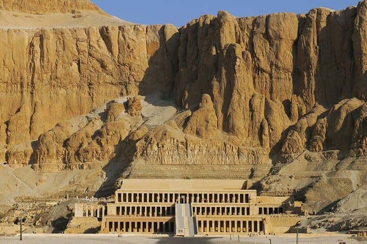 private guided Day Tour to East and West Banks in Luxor