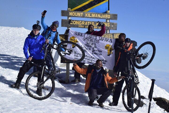 Bästa 5 dagars Kilimanjaro cykeltur via Marangu Kilema Route