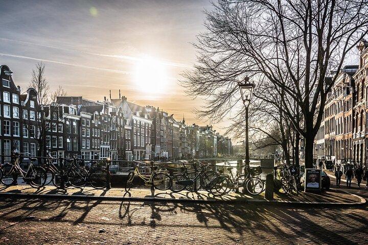 Tour privado a pie por Ámsterdam con guía profesional
