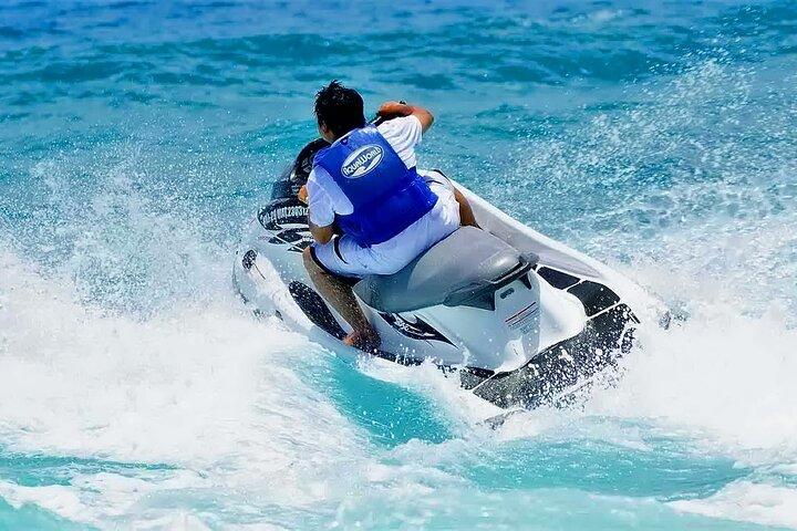 ボルゴダ湖からのウォータースポーツ活動