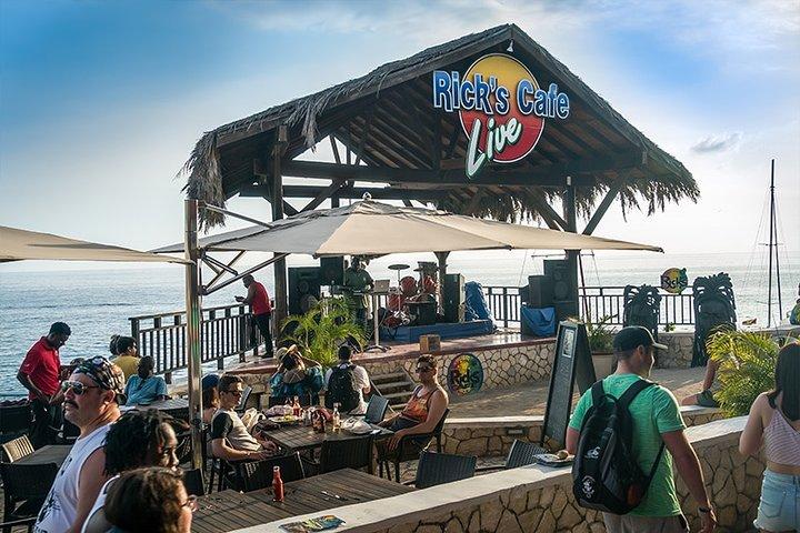 プライベートネグリルツアー:7マイルビーチ、ブルーホール&リックスカフェサンセット