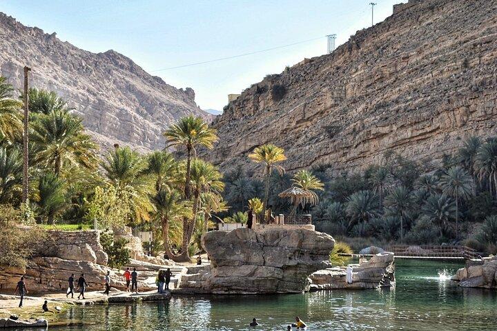 Excursion d'une journée à Wahiba Sands et Wadi Bani Khalid