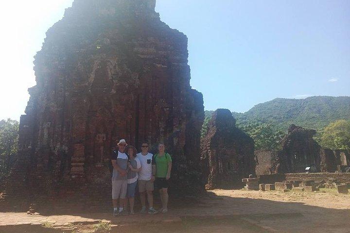 Privater CarTransfer zu meinem Sohn Holyland-Marble Mountain-Lady Buddha-Dragon Bridge