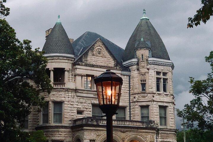 Old Louisville Ghost Tour recommandé par le New York Times @ 4th et Ormsby