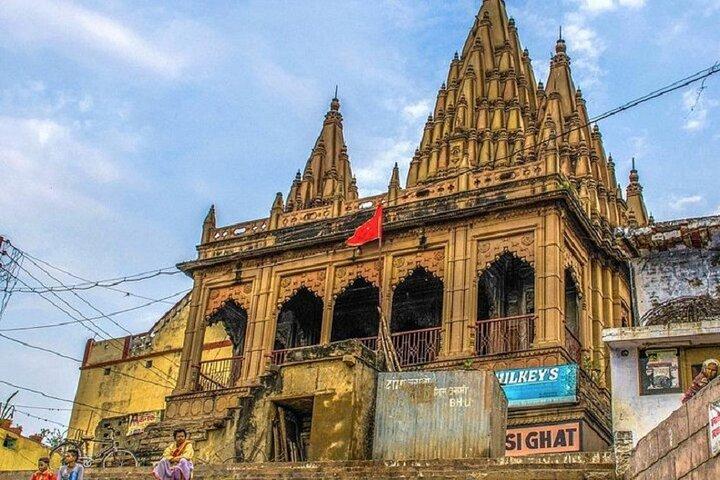 Private Riverside Walking Tour to Varanasi Temples