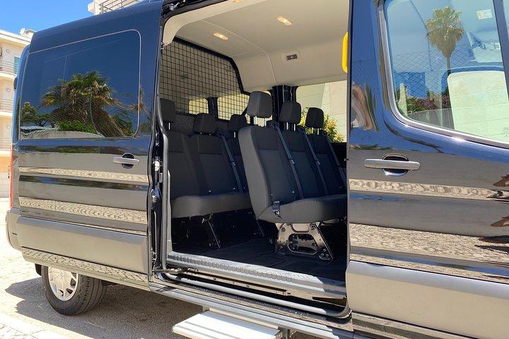 Transfert privé de l'aéroport de Faro à Pine Cliffs Hotel (4-8 pax)