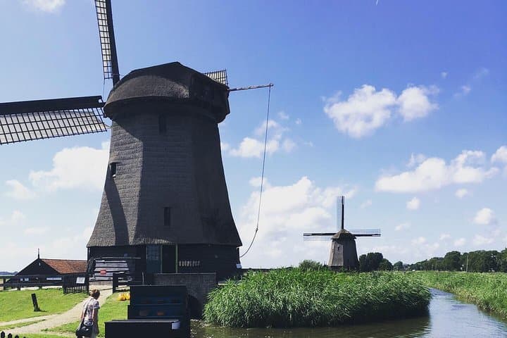 Private Amsterdam and Countryside Tour in a Comfortable Mercedes Minivan