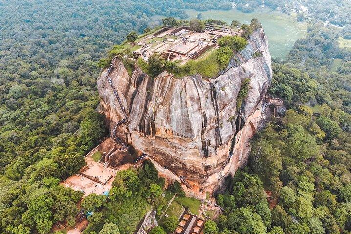 Sigiriya Rock und Village Experience aus Colombo, Negombo oder Kandy