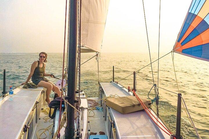 Whale Watching Yacht Tour da Trincomalee