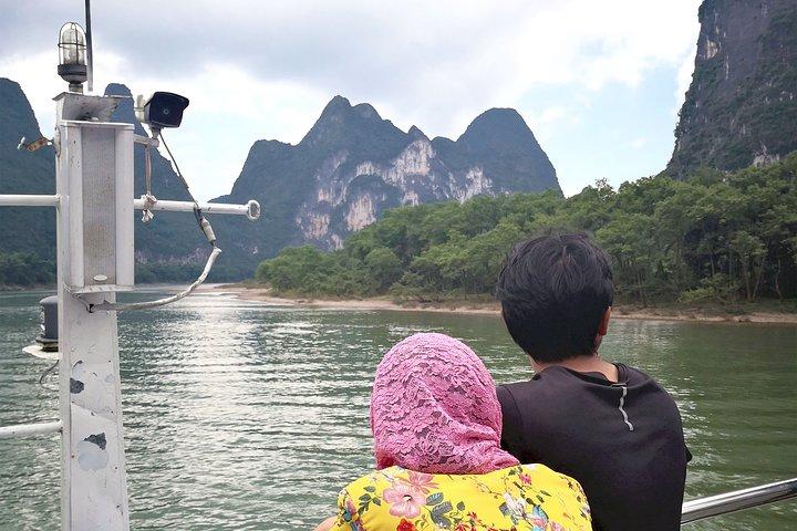 Excursión de un día a los musulmanes de Guilin: crucero por el río Li, Yangshuo West Street y Reed Flute Cave