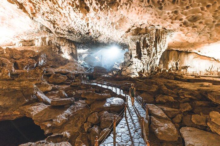 ️ Ha Long Bay Instagram Tour: los lugares más famosos (privado y todo incluido)