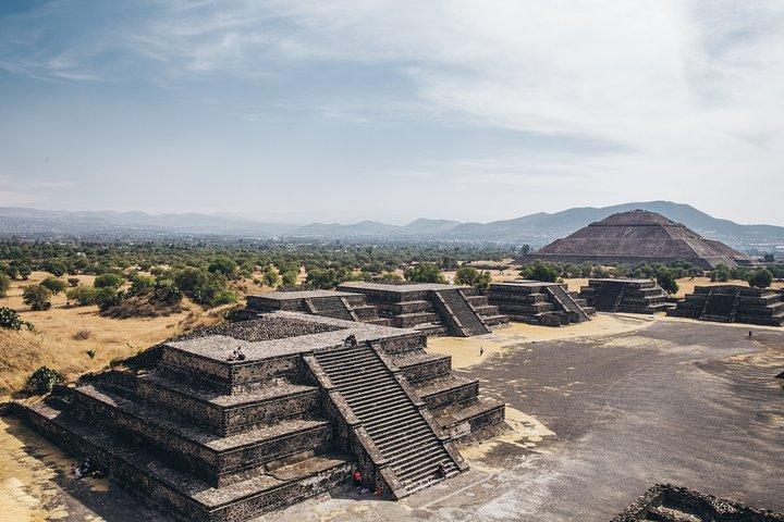 Privat tur: Teotihuacan-pyramiderne og Guadalupe-helligdommen med frokost
