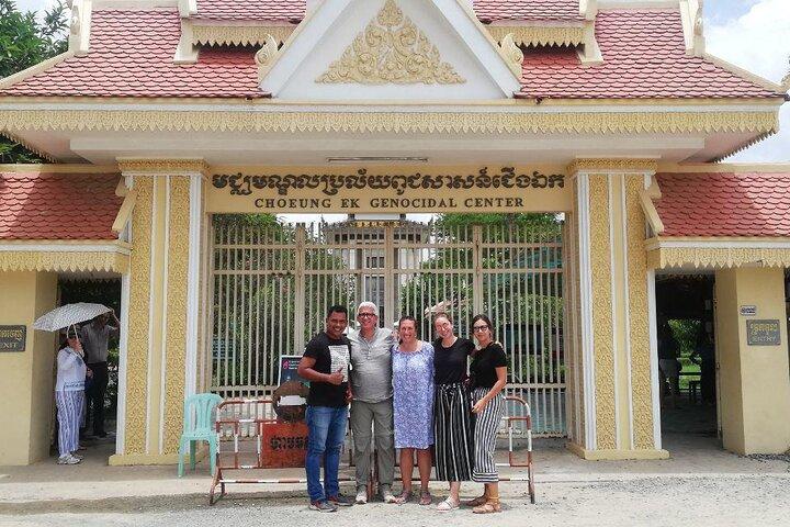 A Day Trip Sightseeing of Phnom Penh With Private Tour Guide