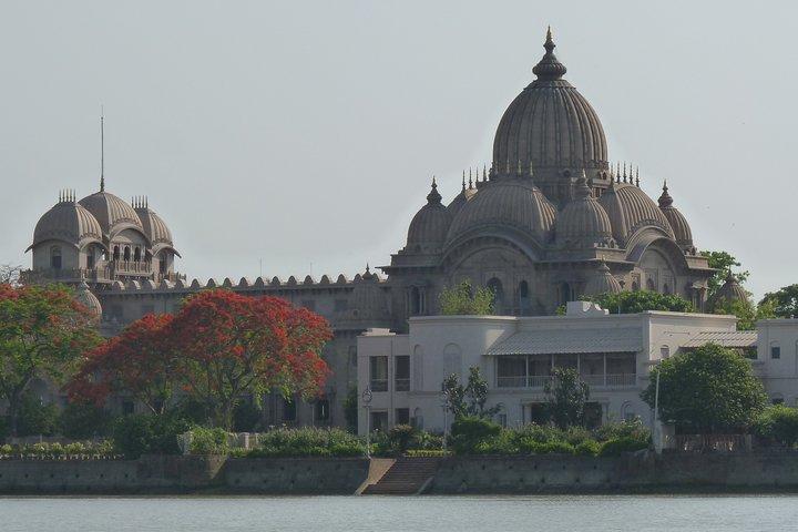 Religions of India Tour in Kolkata (Guided Fullday Religious Places Tour by Car)