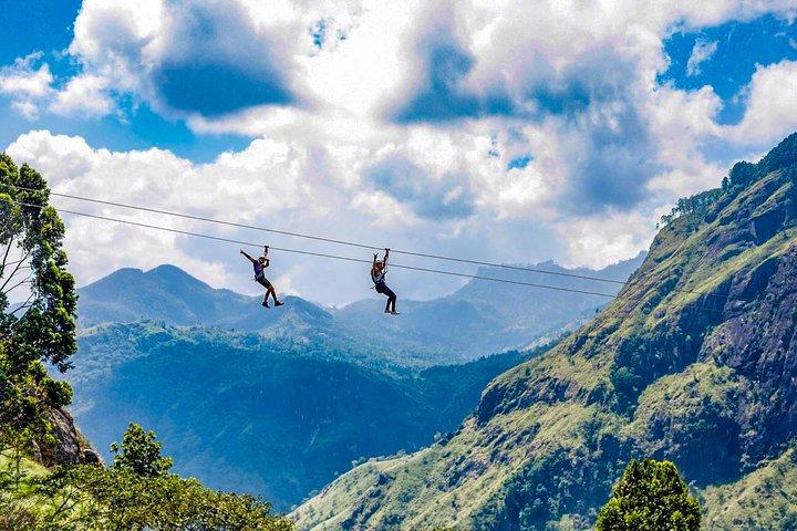 Little Adam's Peak Hike en Zip-lining van Ella